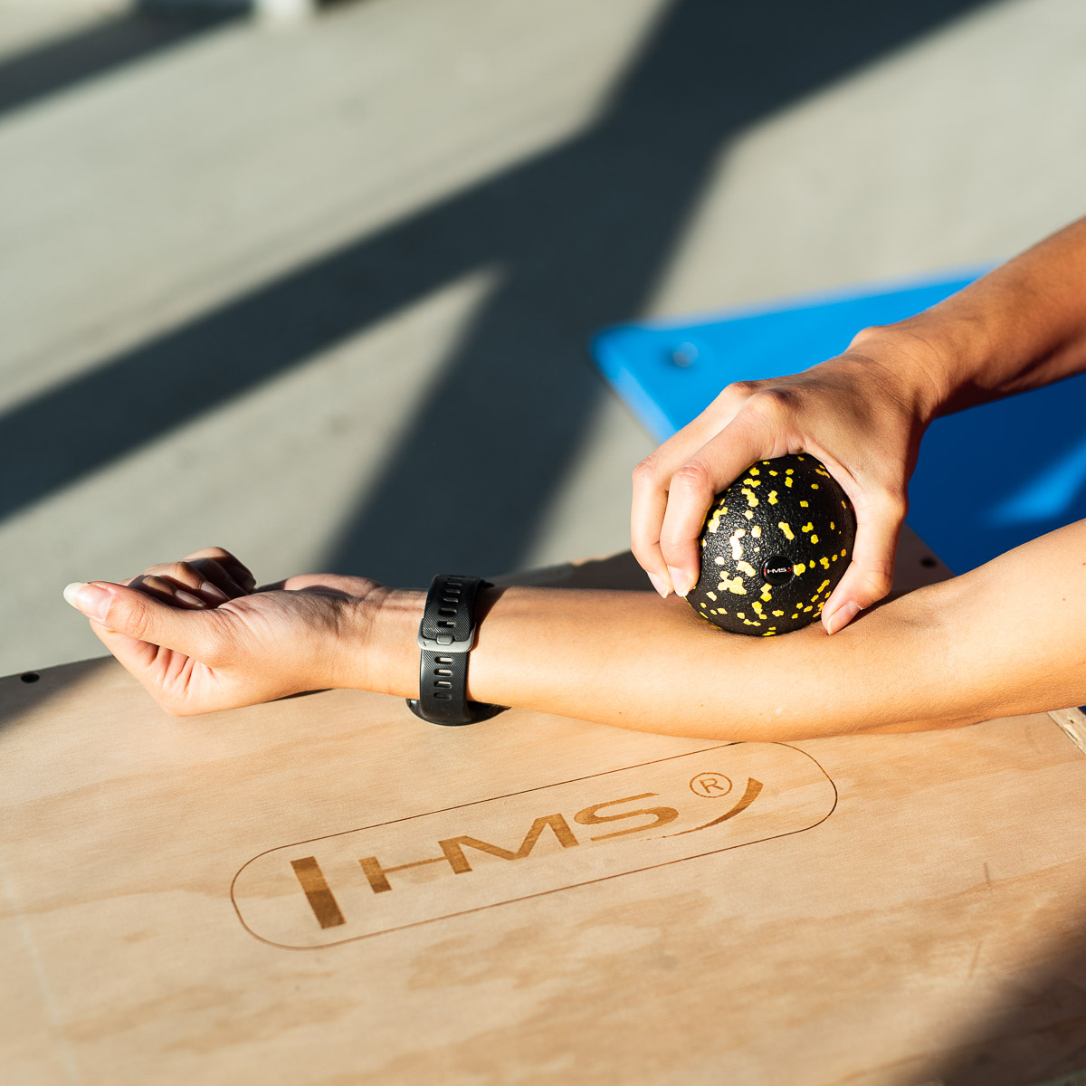 YOGA ROLLER HMS FSBM04 BLACK-YELLOW DOTS MASSAGE SET - Image 5