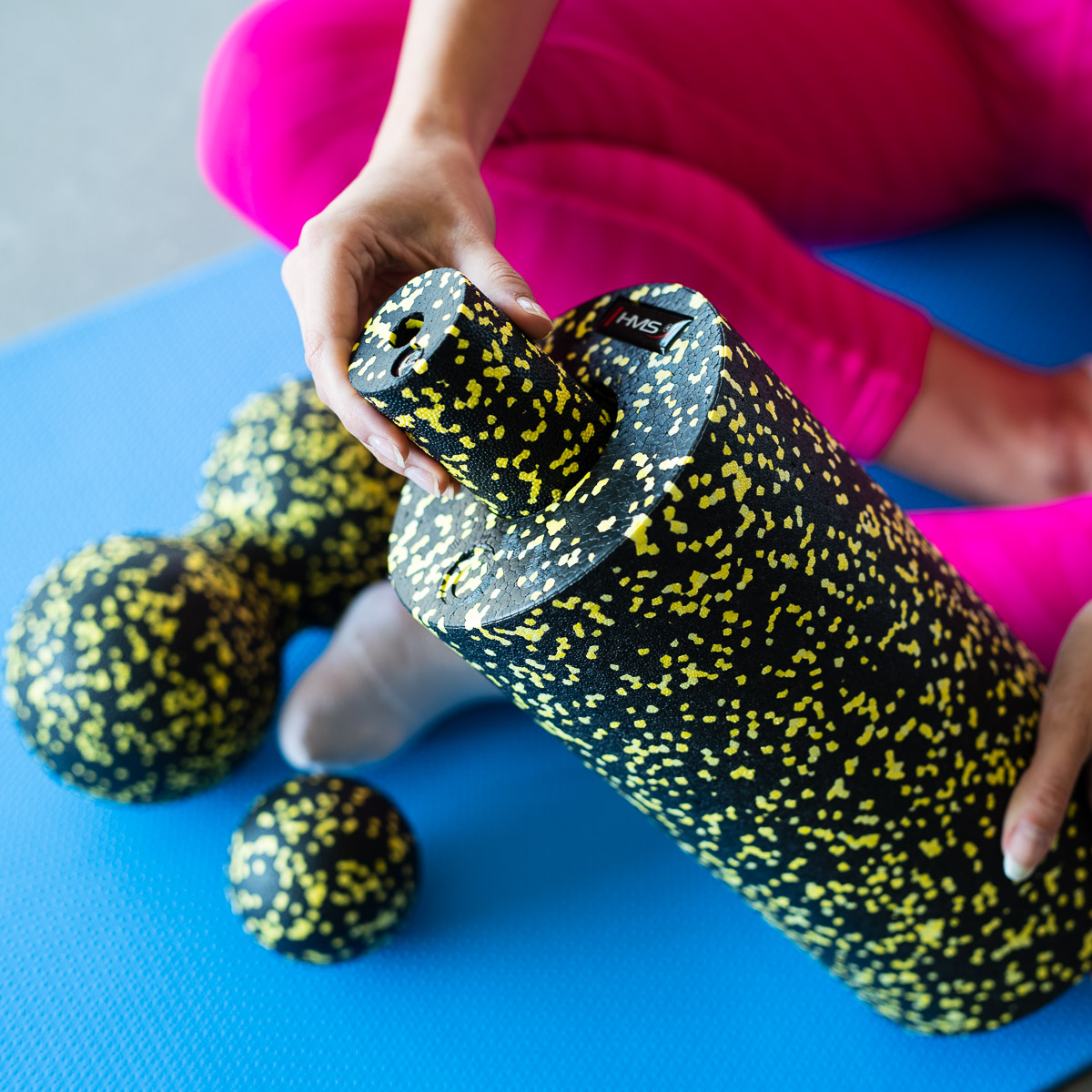 YOGA ROLLER HMS FSBM04 BLACK-YELLOW DOTS MASSAGE SET - Image 10